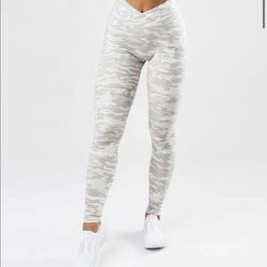 Alphalete Surface Power Leggings - RARE Silver Sky Camo